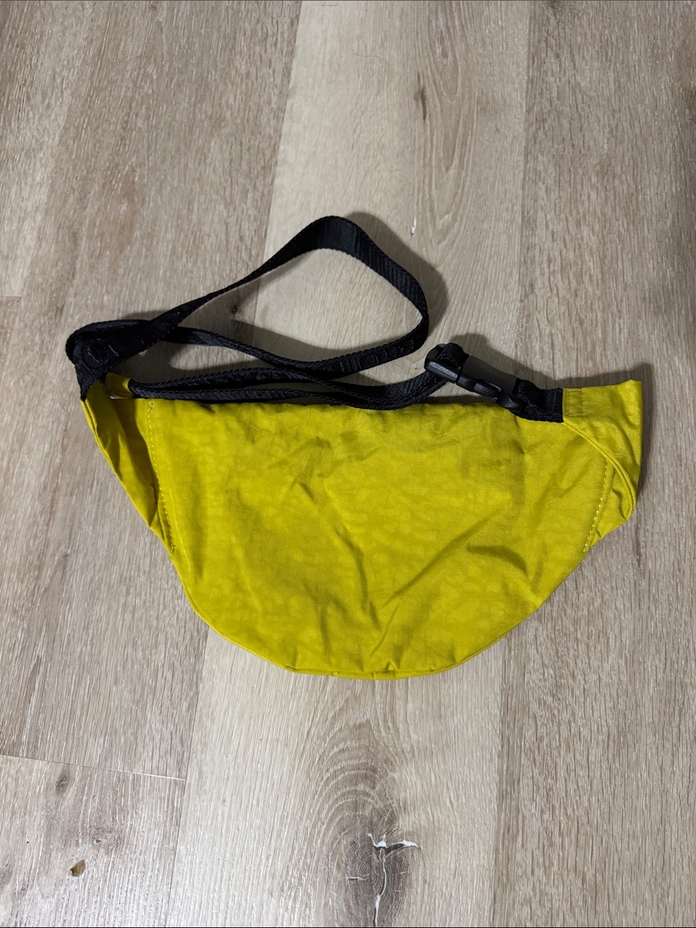 Baggu Lemongrass Green Crescent Belt Bag Crossbody - Picture 4 of 5